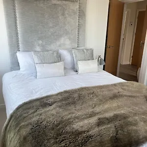 penarth-apartment.cardiffhotelswales.com/